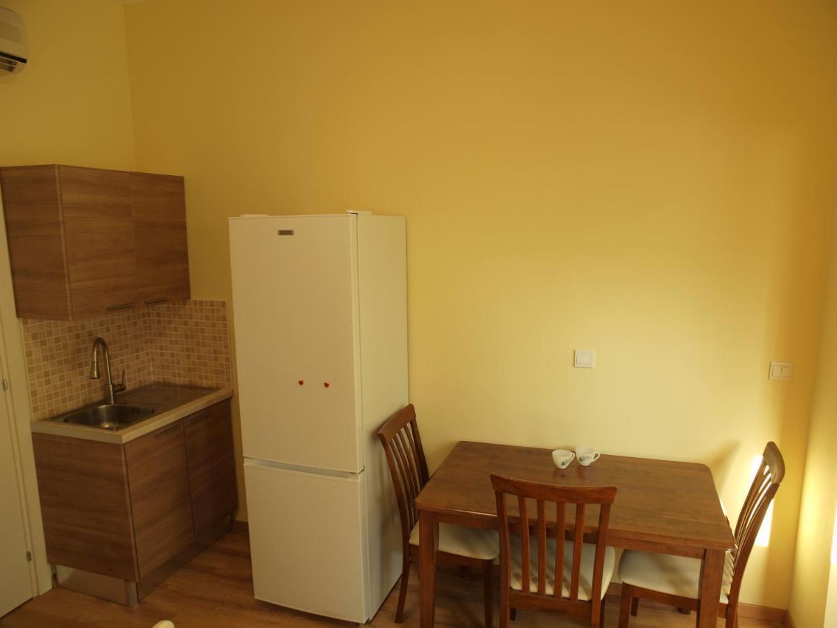 Moon-Light Studio Hotel Larnaca Esterno foto