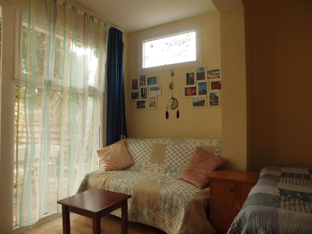 Moon-Light Studio Hotel Larnaca Esterno foto
